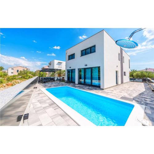 Beautiful Home In Srima