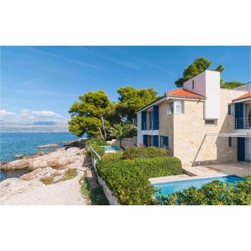 Beautiful Home In Supetar
