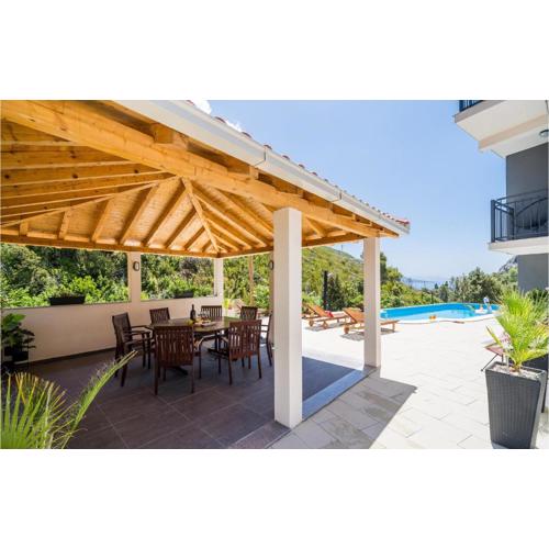 Beautiful Home In Trstenik With Kitchen
