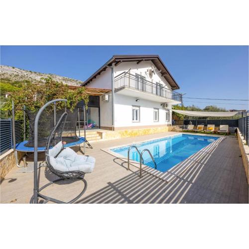 Beautiful Home In Tugare