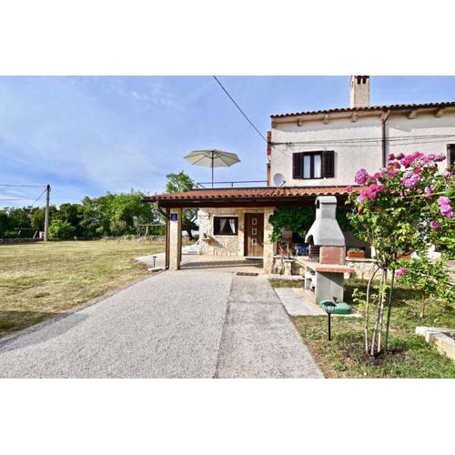 Beautiful Istrian house with big backyard