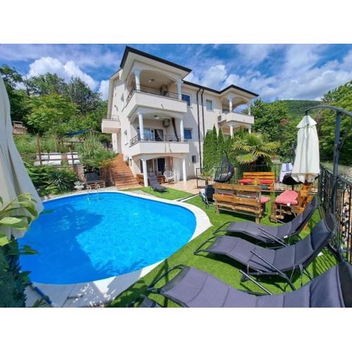 Beautiful Luxury Apartment in Villa Emily With Amazing Sea View