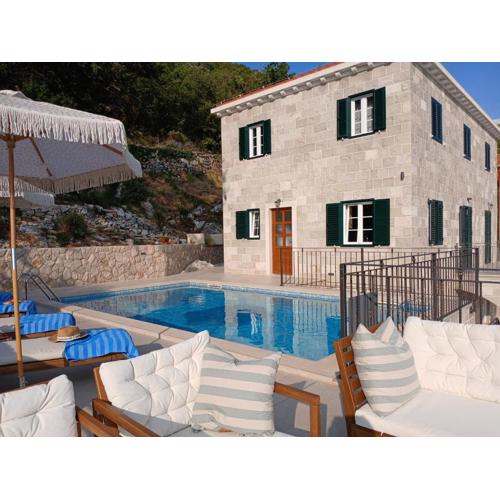 Beautiful new 3-bedroom house, near Cavtat,parking