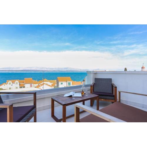 Beautiful, sea view, located in historic center.