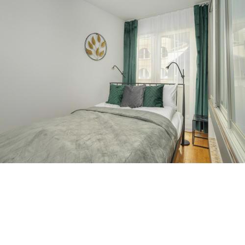 Beautiful & Spacious Strzalowa Apartament near City Centre by Noclegi Renters