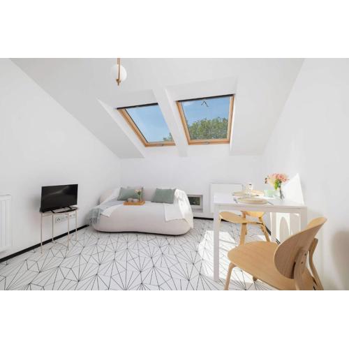 Beautiful Studio with Air Conditioning for 2 Guests by Noclegi Renters