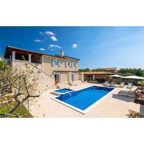 Beautiful Villa Bel Fiore in Sv Lovrec