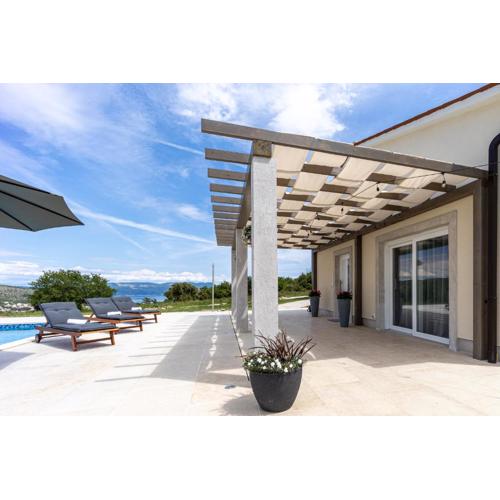 Beautiful Villa Gallova with heated pool