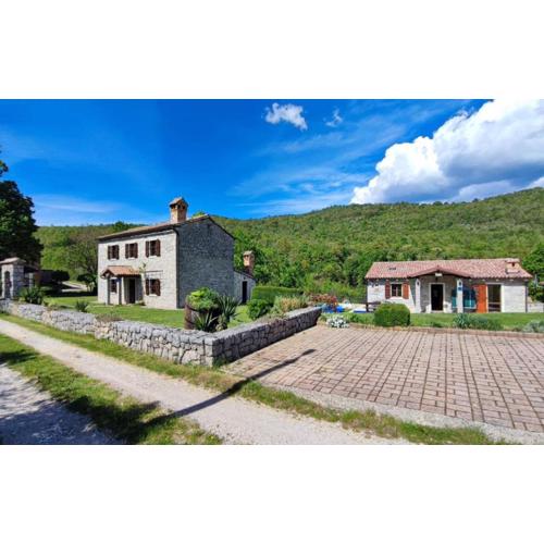 Beautiful Villa Ida & Mirko with pool in Buzet