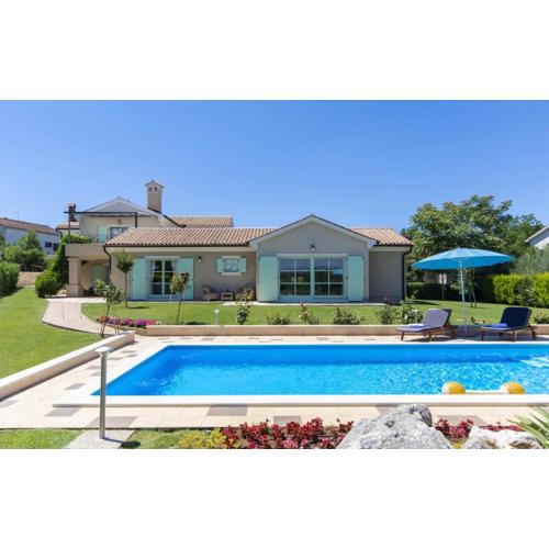 Beautiful Villa Judita with pool in Tar