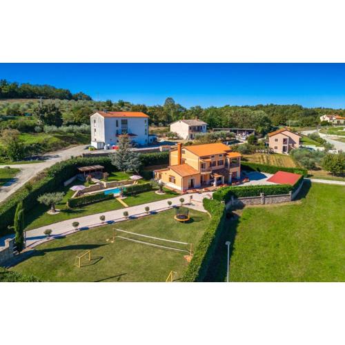 Beautiful Villa Parenzana with pool in Vizinada