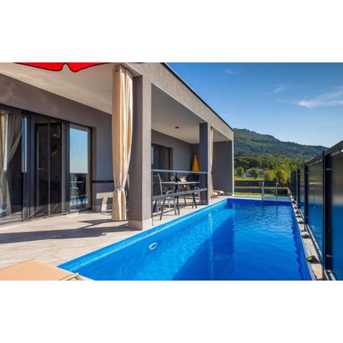 Beautiful Villa Rhapsody with pool in Buzet