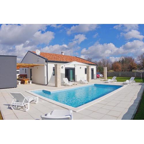 Beautiful villa with private pool on peaceful location, village Sveti Kirin