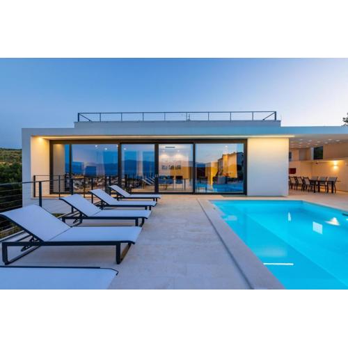Beautifull Villa Adriatis with pool in Brač