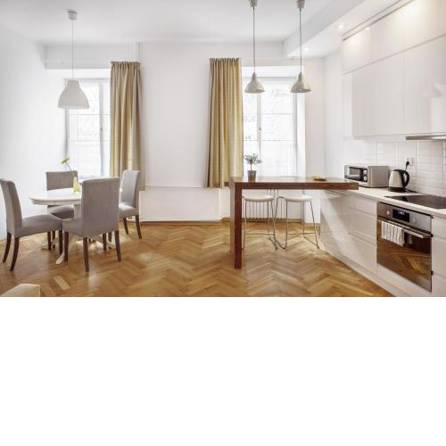 Bednarska Old Town Apartment