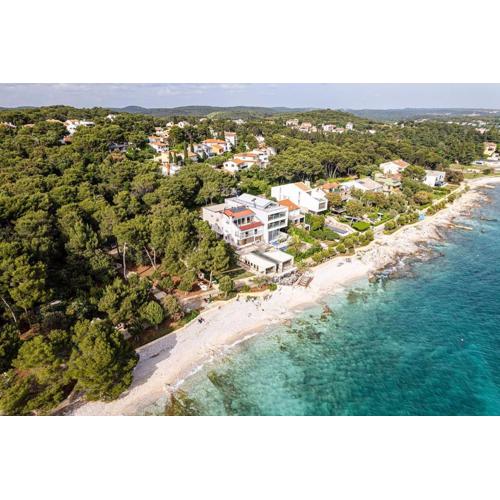 Beeindruckendes Apartment direkt am Strand, gute Taxibootverbindungen nach Rovinj Altstadt