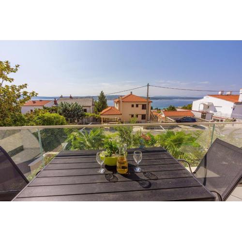 Beeindruckendes Apartment nur 500 Meter zum Strand mit Meerblick, Sauna, Gym, Pool