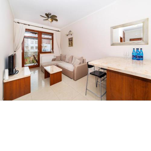Beige - Neptun Park by OneApartments