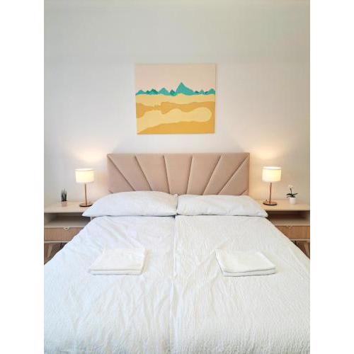 BEIGE Bed