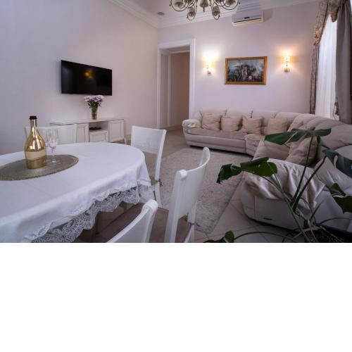 Bel Apartments