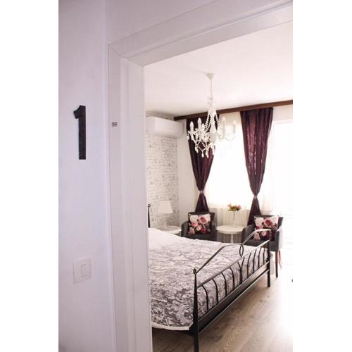 Bella Elia Apartment