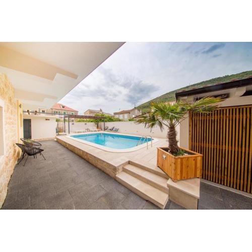 Bella Vista Suites