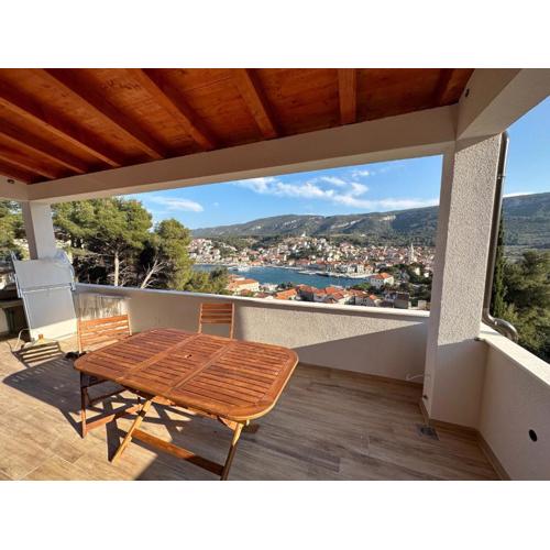 BellaVista Jelsa 2+2