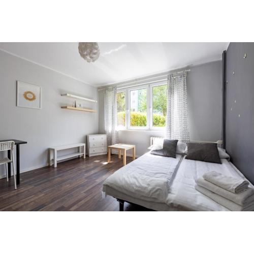 Beniowskiego Urban Calm Studio by BookingHost