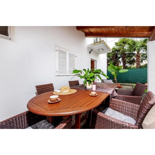 Beschauliches Studio-Apartment mit mediterranem Garten - 10 Minuten zum Strand