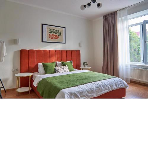 Best Apartments on Kyryla & Mefodia