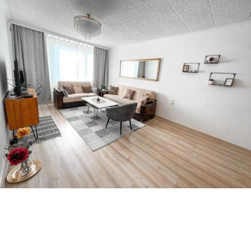 Best Rated Central Apartment Vienna - AC, WiFi, 24h7days Self Check-In, Board games, Netflix
