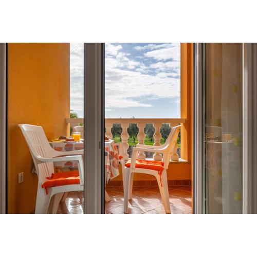 Bezauberndes Apartment mit Babybett, Spielplatz, Grill, WiFi