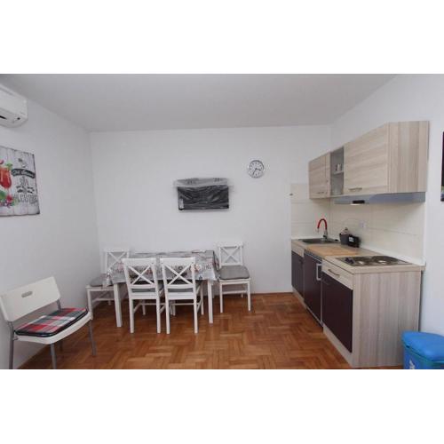 Bezauberndes Apartment nur 190 Meter zum Strand mit 2 Klimaanlagen