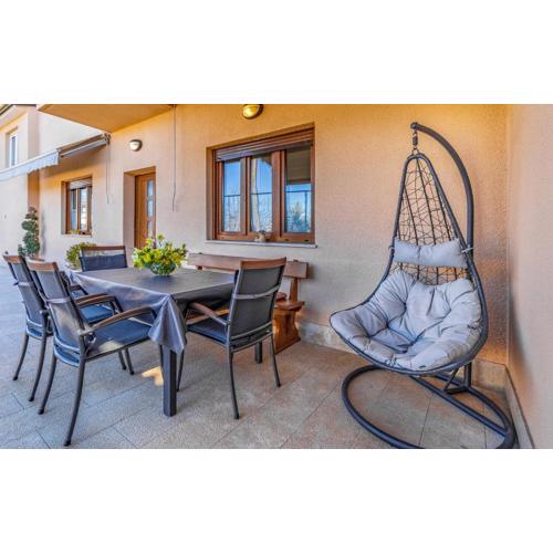 Big apartment with free parking