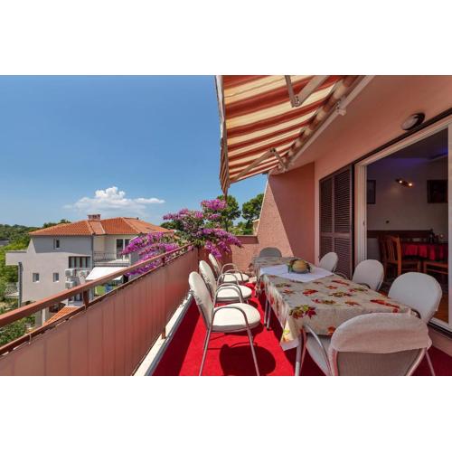 Big Balcony Apartment Bugenvilija
