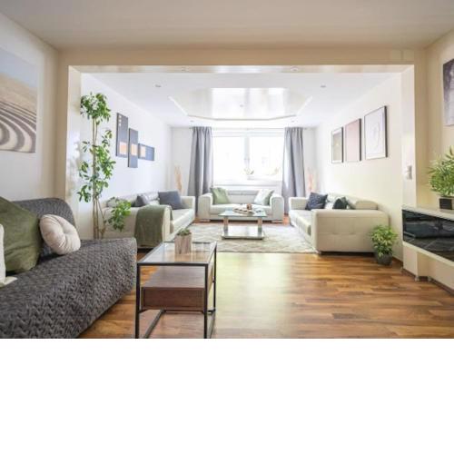 Big luxury 3BR near Center