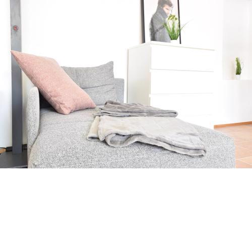 Big Wilten Apartment with free parking- Central and Peaceful