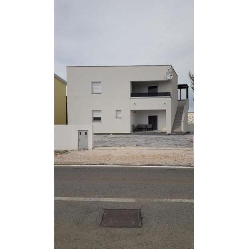 B&L Apartments