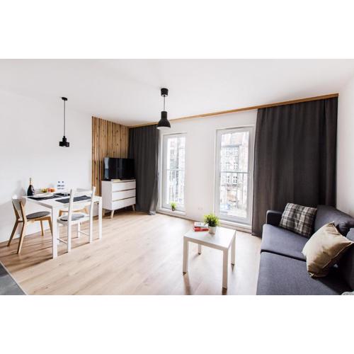 Black Apartment- Modern Studio in the City Center!