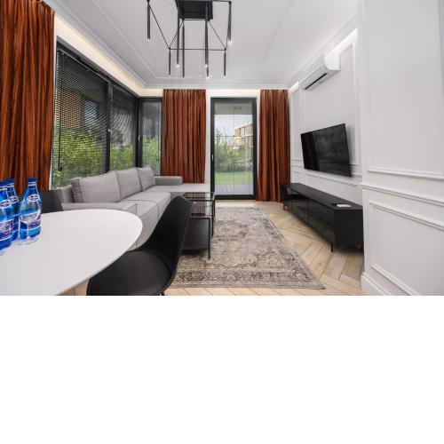 Black Diamond with terrace - Botanica Jelitkowo by OneApartments