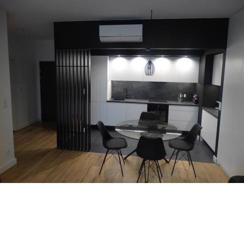Black&White Apartment Bis - Małe Garbary 8