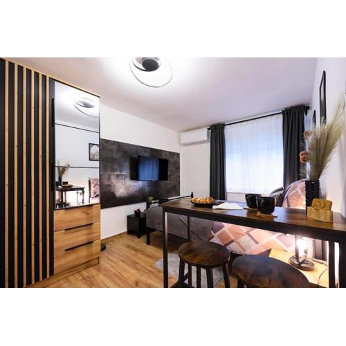 Blackwood Haven: Modern Escape