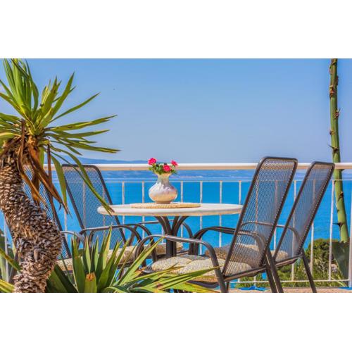 Blu Breeze Apartments