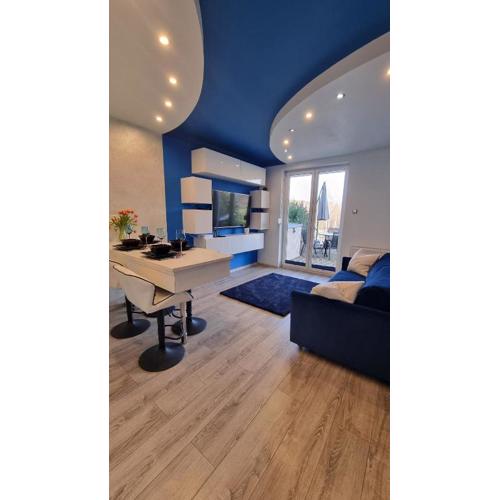 BLUE APARTMENT
