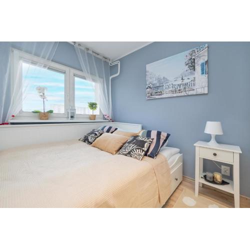 Blue Studio z balkonem by Noclegi Renters