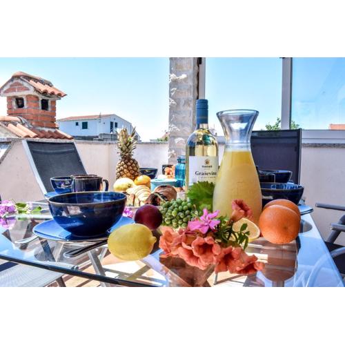 Blue Swan Residence - Central Pirovac - Beach - Netflix