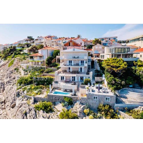 Blue Views Villa with Heated Pool & Jacuzzi