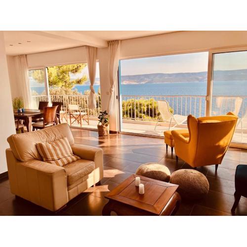 Blue Villa with Whirlpool, BBQ and Wifi