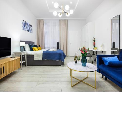 BLUEBIRD Apt Old Town & Wawel Hill by Vistula River - by Homelike Krakow
