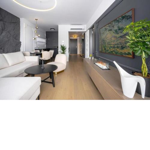 BNB Eurovea Executive Suite with Balcony